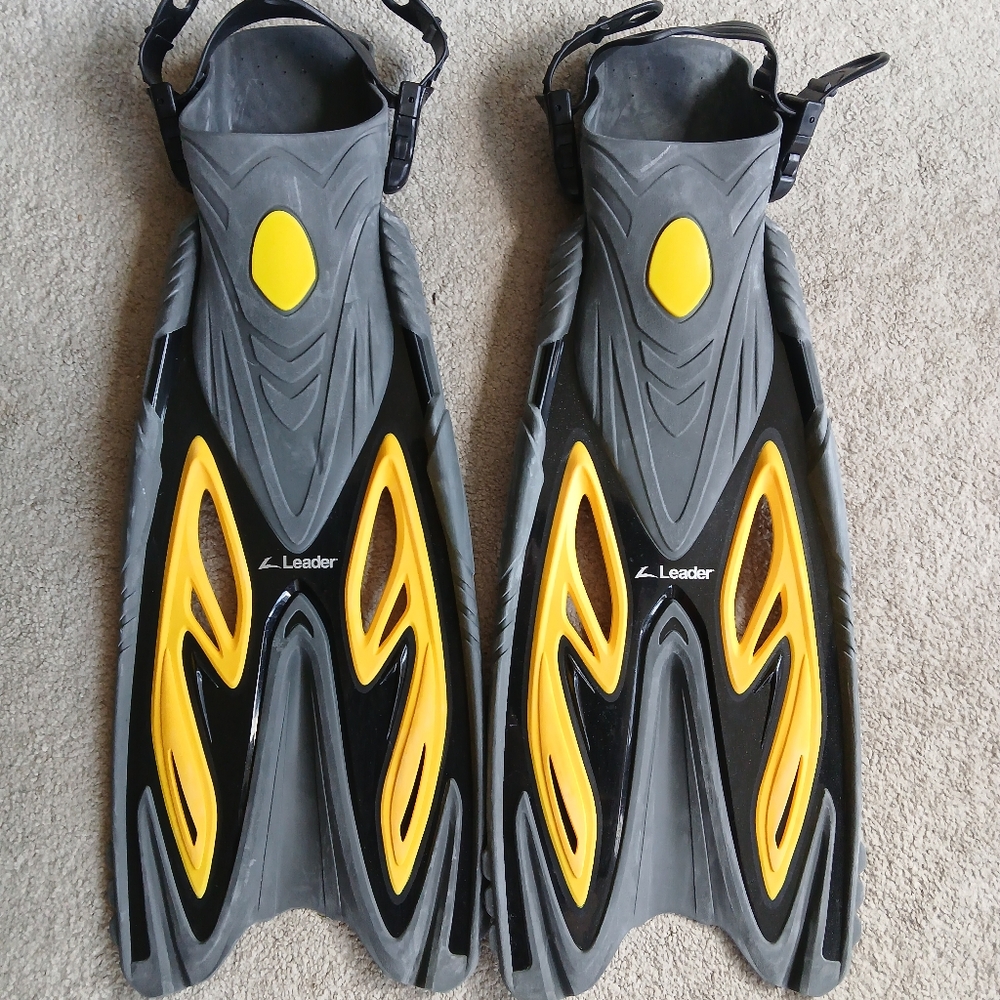 Leader Grey Snorkelling Fins Size Large/Extra Large (L/XL)